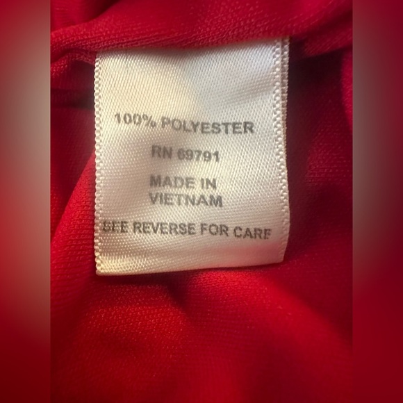 Dressbarn Red Top with White Polka Dots - Picture 8 of 8